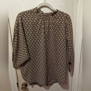 Loness tan & black silky, short sleeve geometric blouse, size large